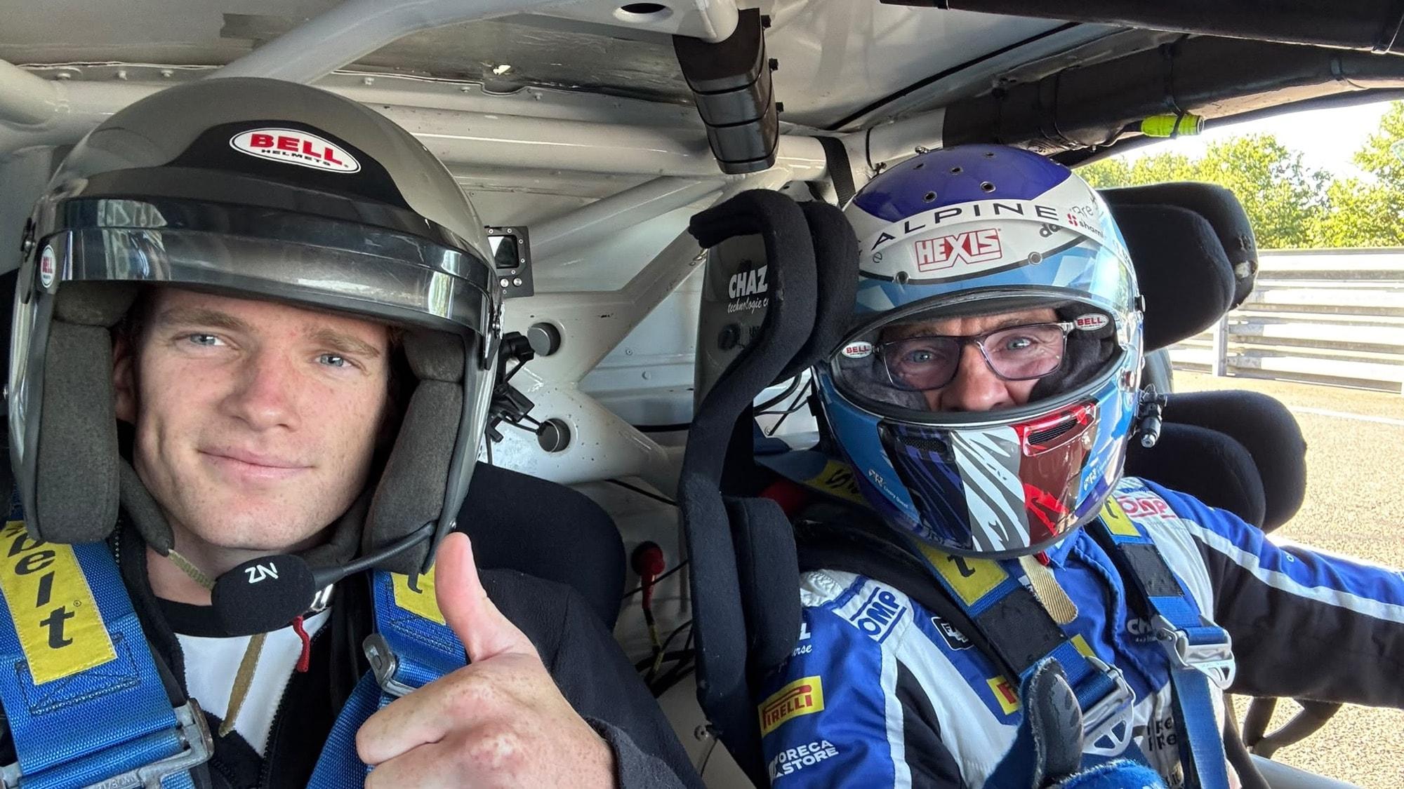 Un membre et notre parrain Laurent HURGON au volant